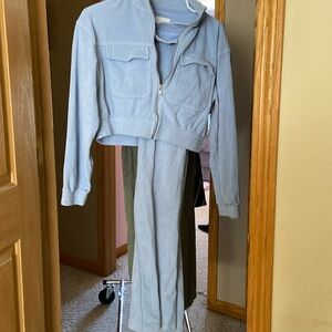 Aerie XS 2 piece cropped jacket and yoga pant cut outfit light blue XS